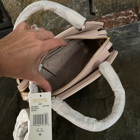 NWT Michael Kors Cleo Small Satchel - Picture 11 of 16